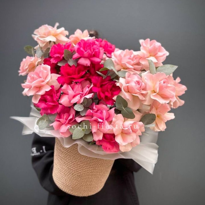 23 Французские розы Микс в боксе в Новокузнецке