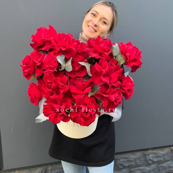 17 Французских роз в боксе в Новокузнецке