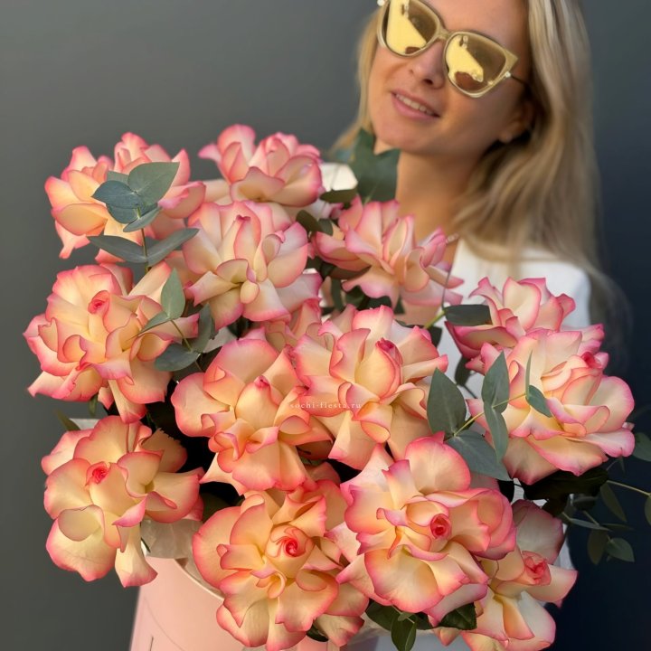 15 французских  роз Джумилия в боксе в Новокузнецке