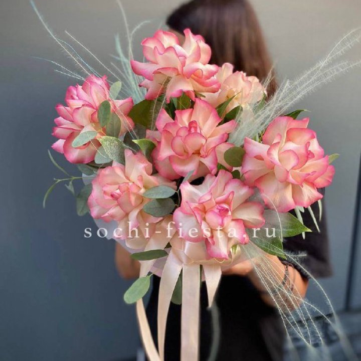 9 Французских роз Джумилия в боксе в Новокузнецке