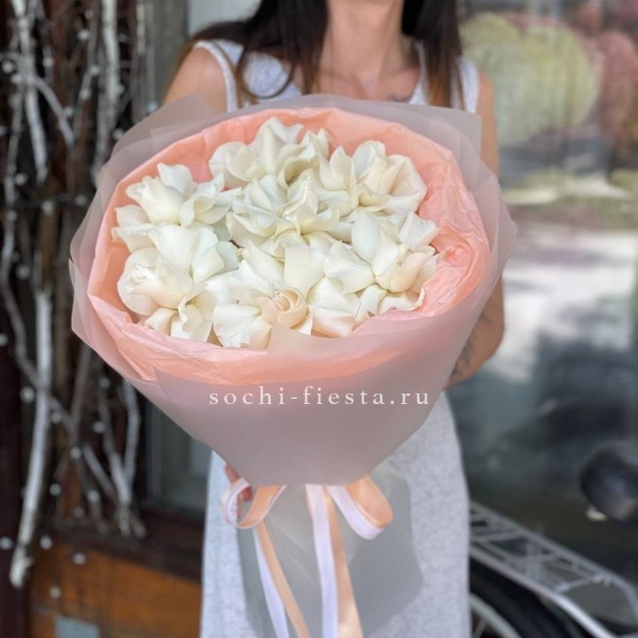 7 Белых французских роз в Новокузнецке