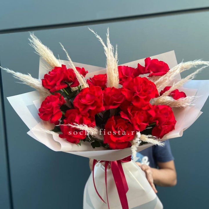 15 Красных французских розы в Новокузнецке