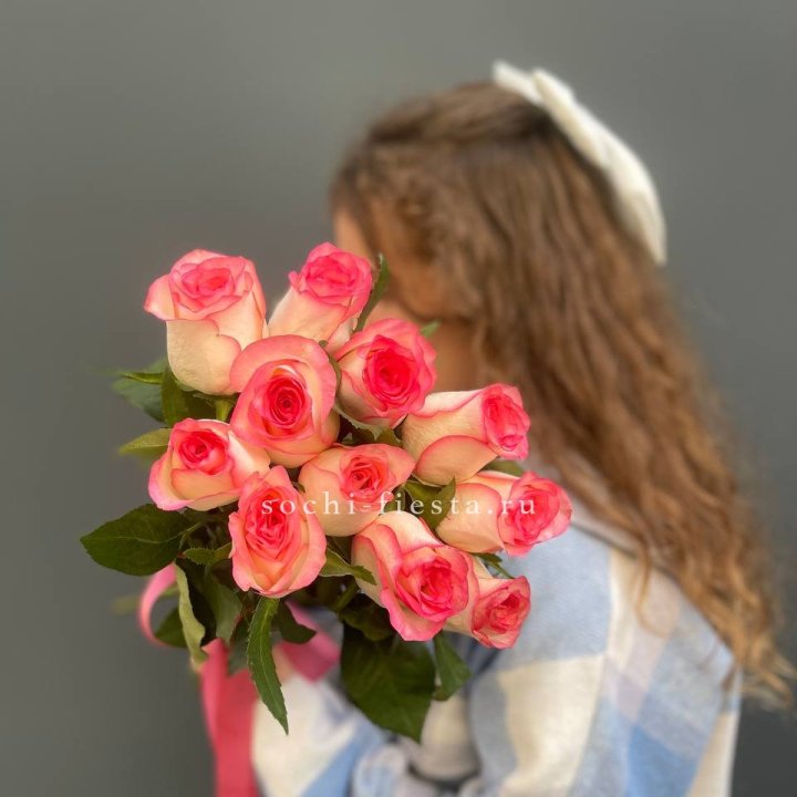 11 роз "Джумилия" в Новокузнецке