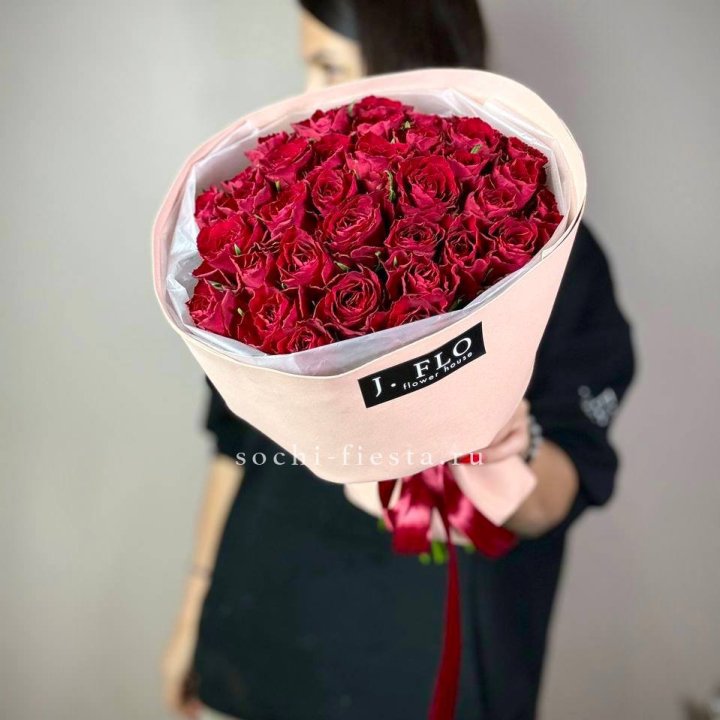 35 кенийских роз в Новокузнецке