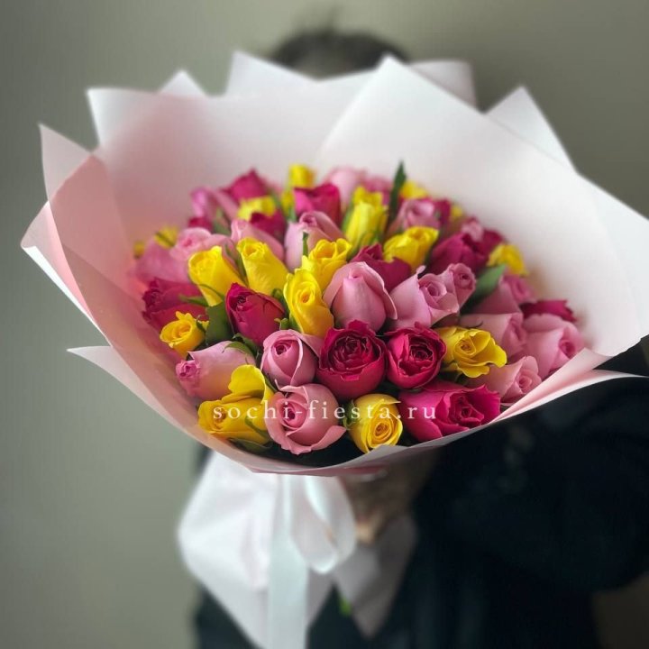 Букет из 51 розы Микс (Кения) в Новокузнецке
