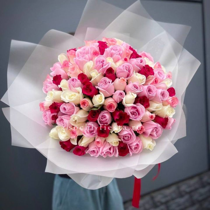 101 разноцветная роза "Карусель" в Новокузнецке