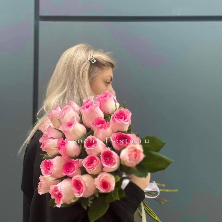  25 розовых роз в Новокузнецке