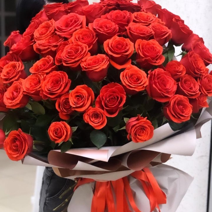 Букет высоких эквадорских роз  в Новокузнецке