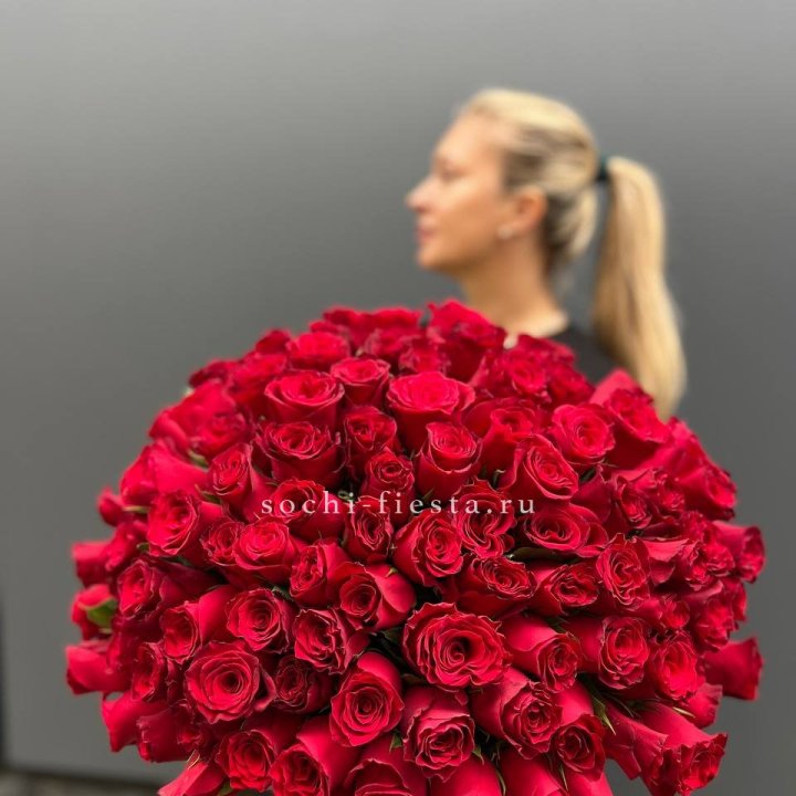 Охапка из 101 красной розы в Новокузнецке