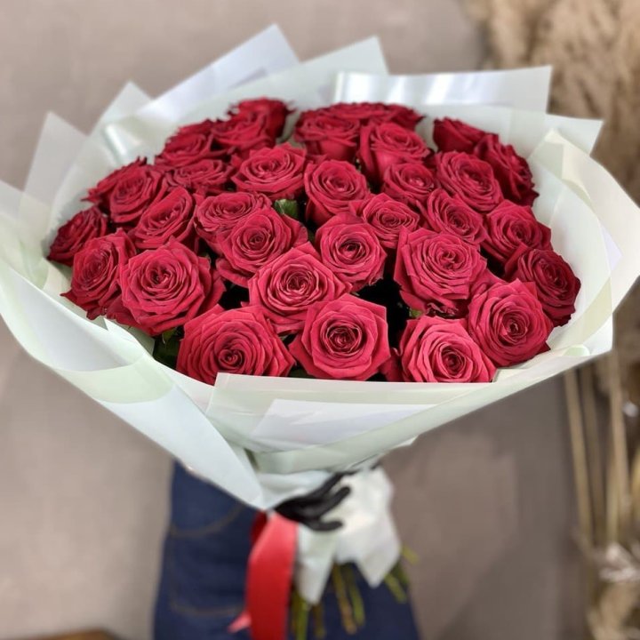 37 красных роз в Новокузнецке