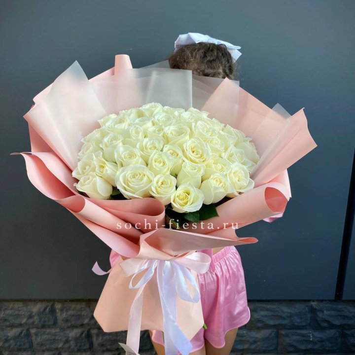 35 белых роз в Новокузнецке