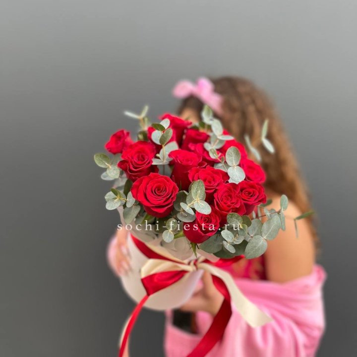 15 Красных роз в боксе №2 в Новокузнецке