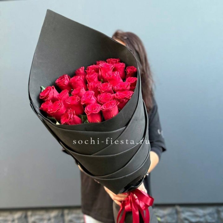 25 высоких красных роз в Новокузнецке