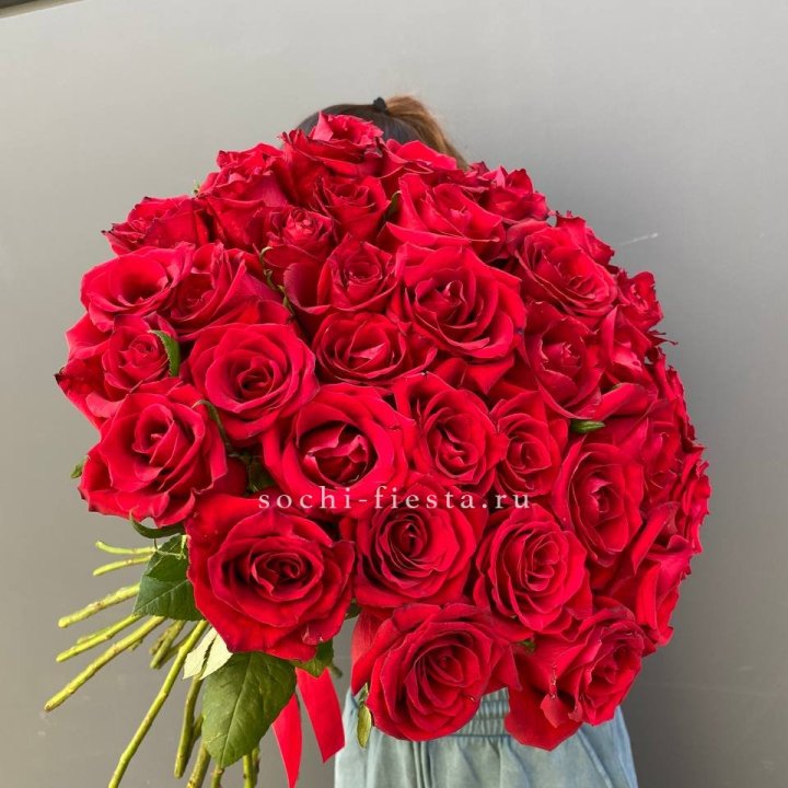 35 красных роз под ленту в Новокузнецке