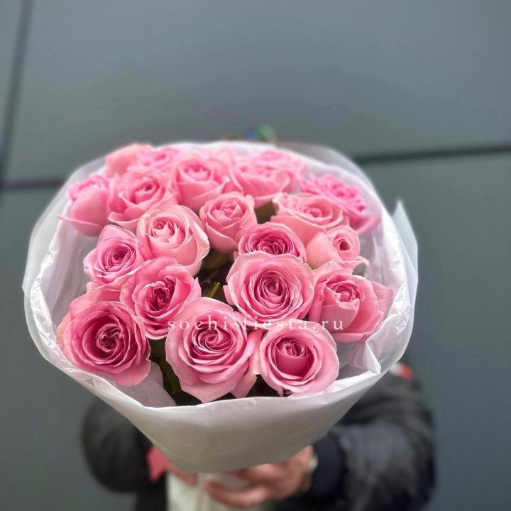 21 Розовая роза в белом в Новокузнецке