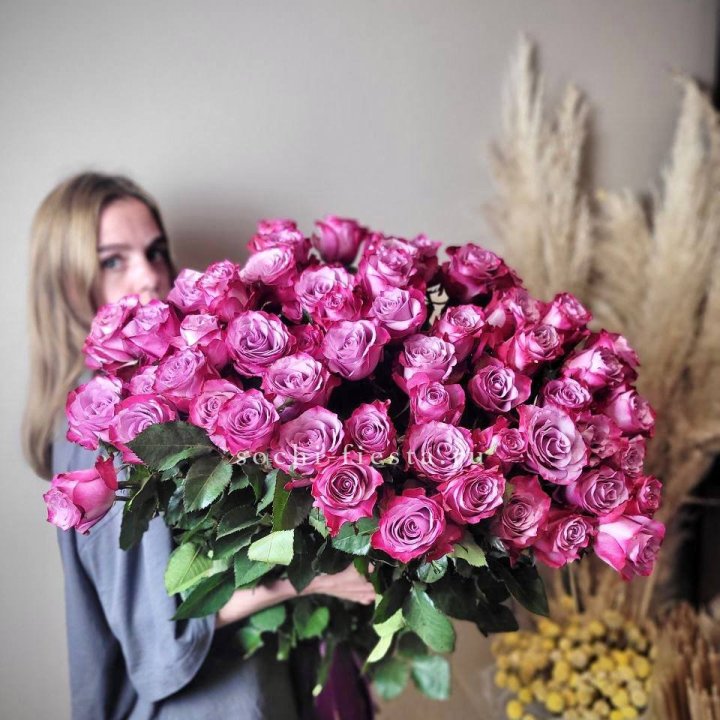 Охапка высоких роз Деп перпел в Новокузнецке