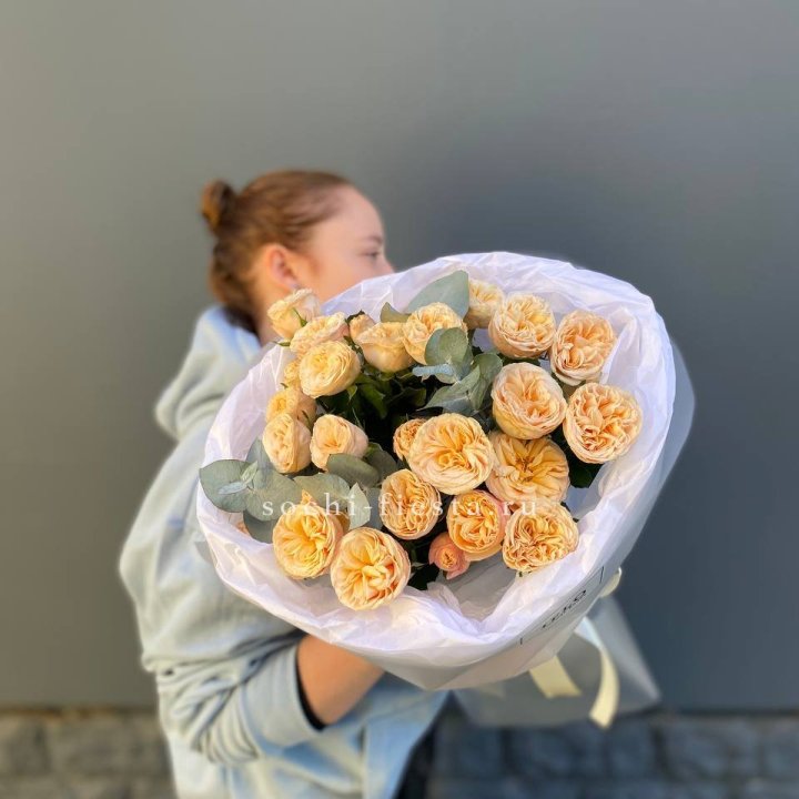 7 пионовидных роз в Новокузнецке