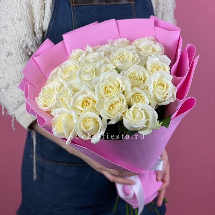 25 белых роз в Новокузнецке