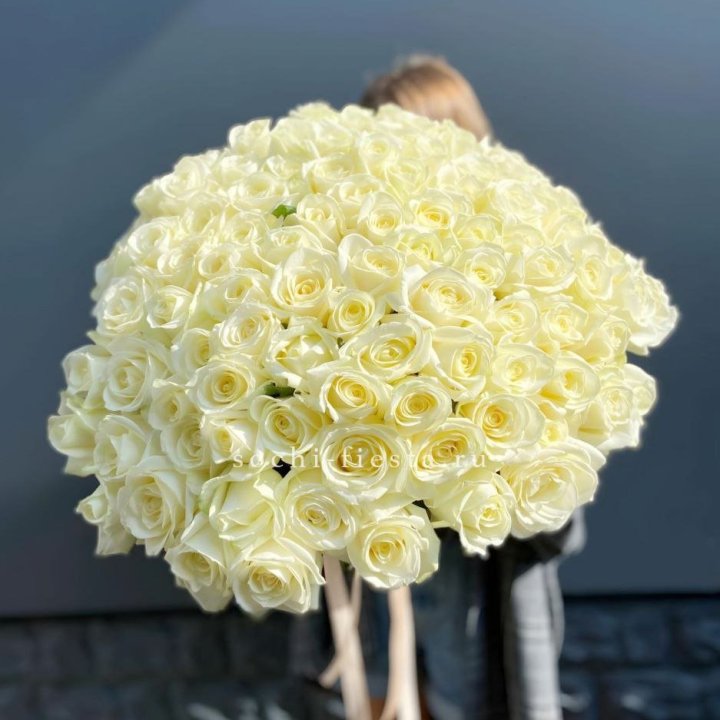 Букет  из 101 белой розы  в Новокузнецке