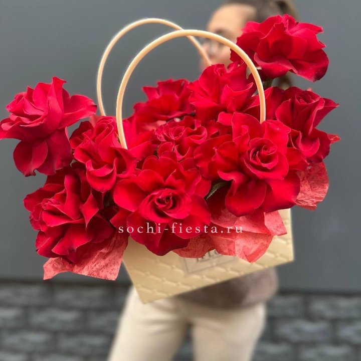 Французские розы в сумочке в Новокузнецке