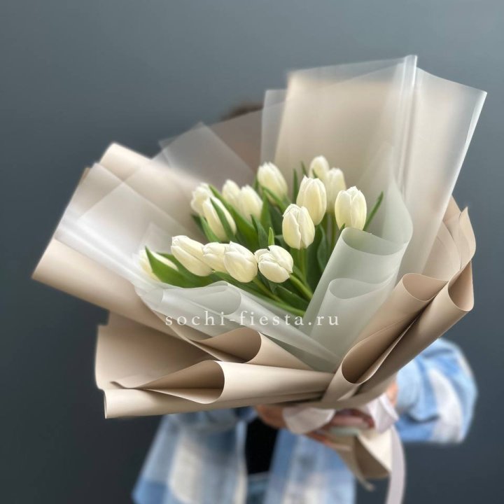 Букет из 15 белых тюльпанов в Новокузнецке