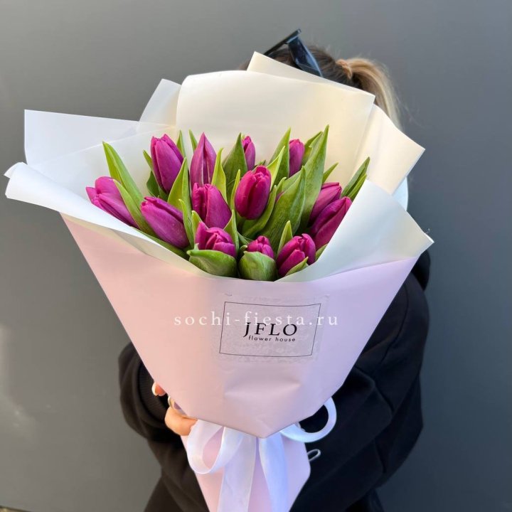 15 пурпурных тюльпанов в Новокузнецке