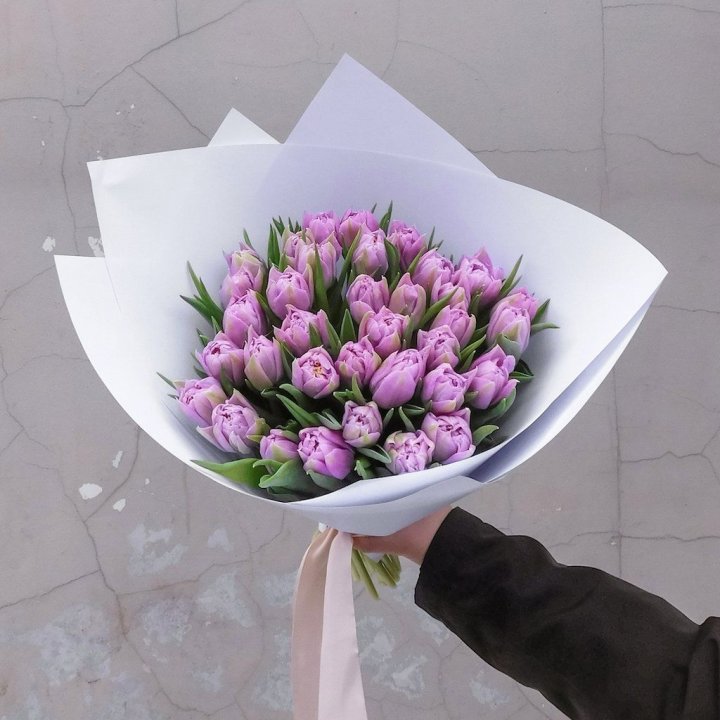 35 сиреневых тюльпанов в Новокузнецке