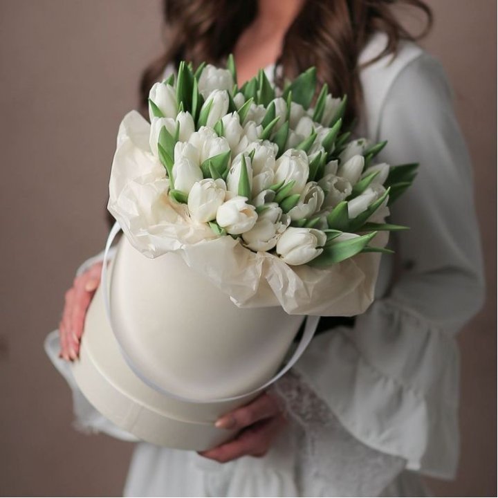 Тюльпаны в цилиндре  в Новокузнецке