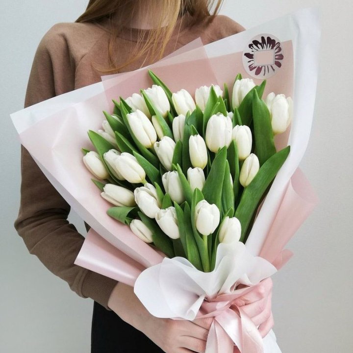 Букет белых тюльпанов "Моника" в Новокузнецке