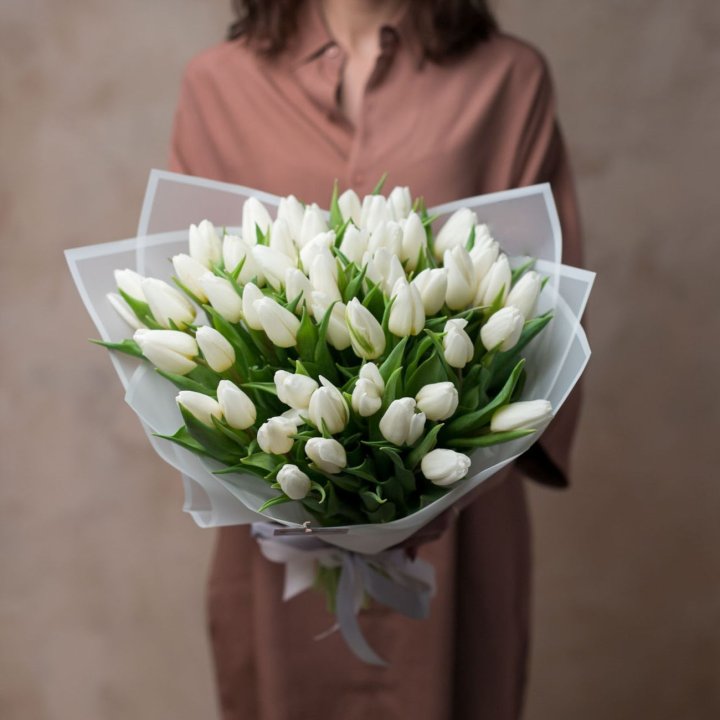 51 белый тюльпан в Новокузнецке