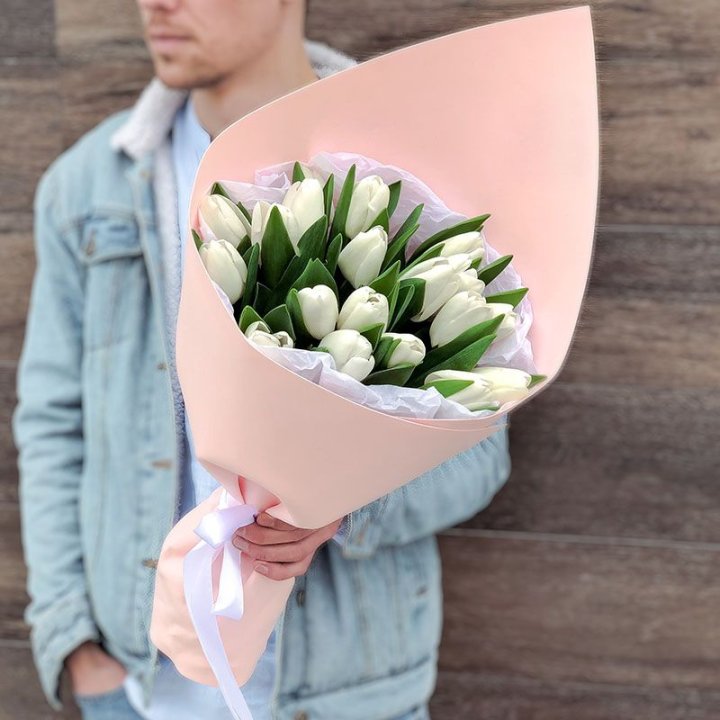 19 белых тюльпанов в Новокузнецке